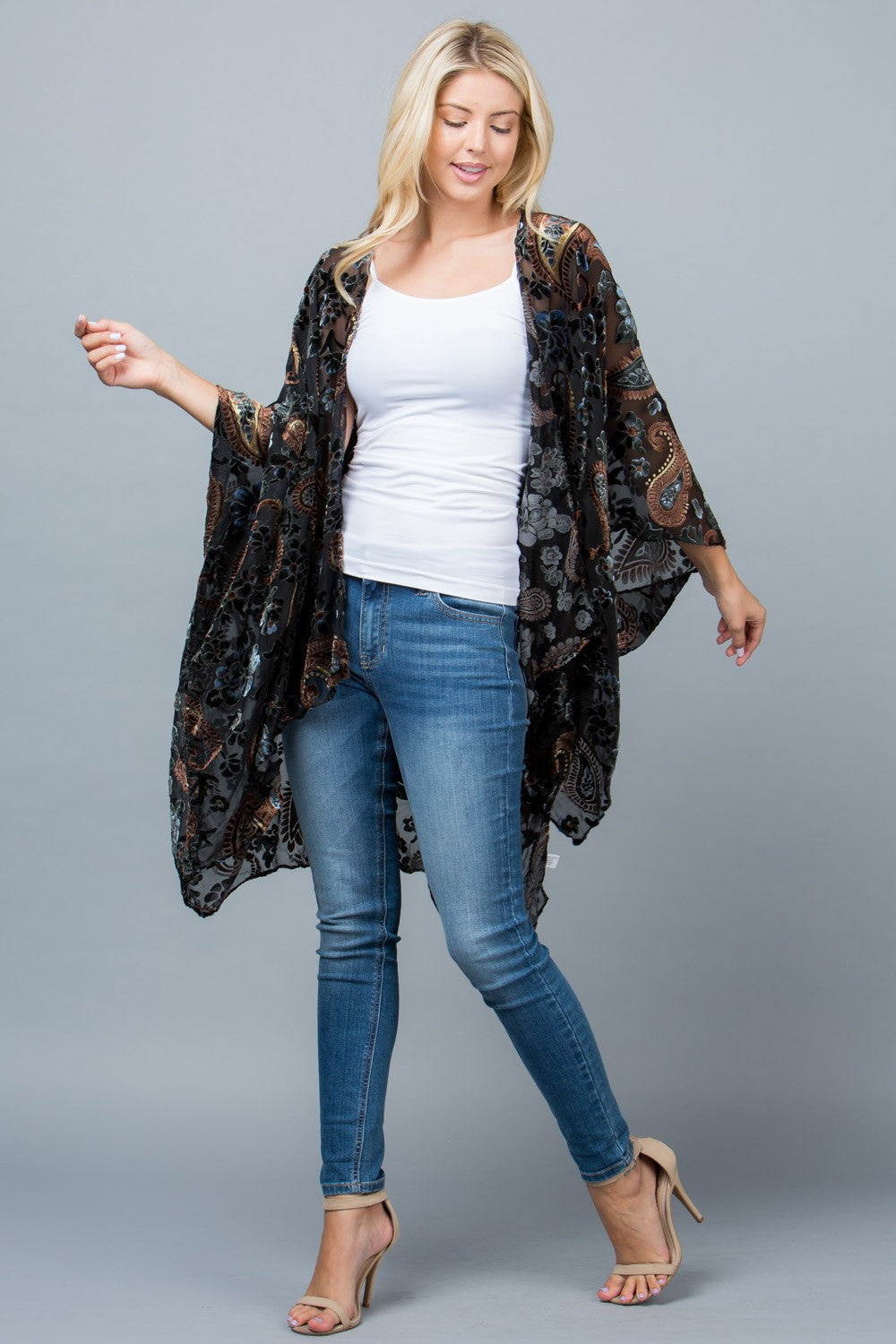 Paisley Pint Velvet Kimono