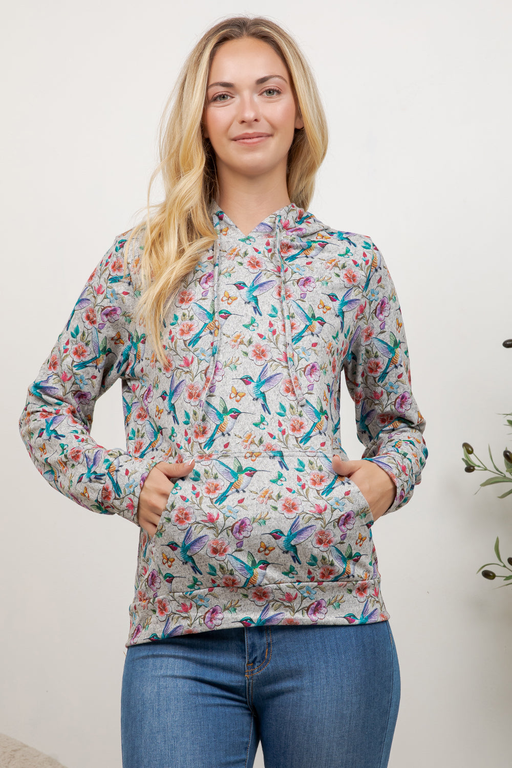 Colorful Humming Bird Print Pullover Hoodie