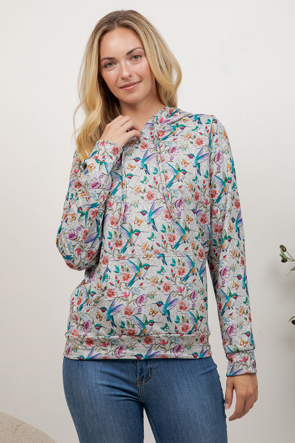 Colorful Humming Bird Print Pullover Hoodie