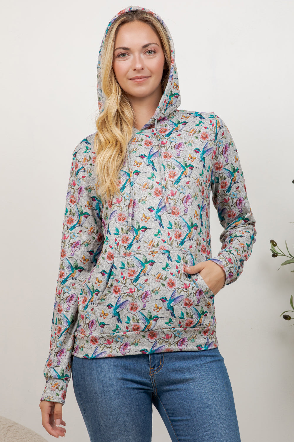Colorful Humming Bird Print Pullover Hoodie