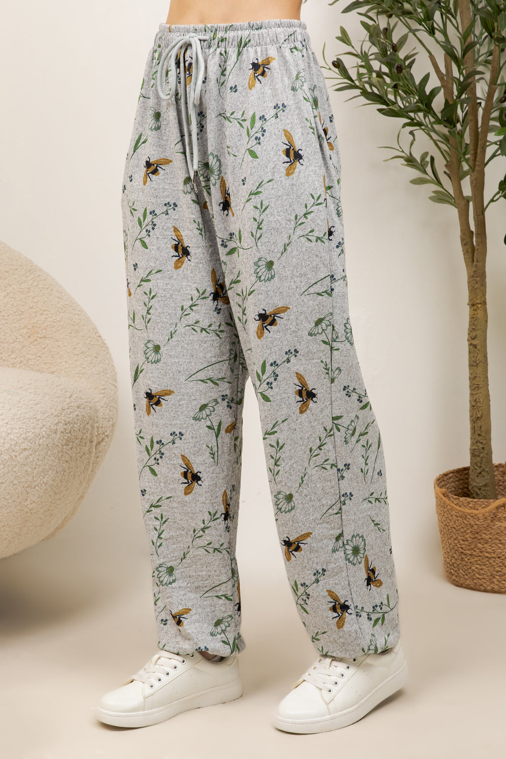 Floral Bee Jogger Pant