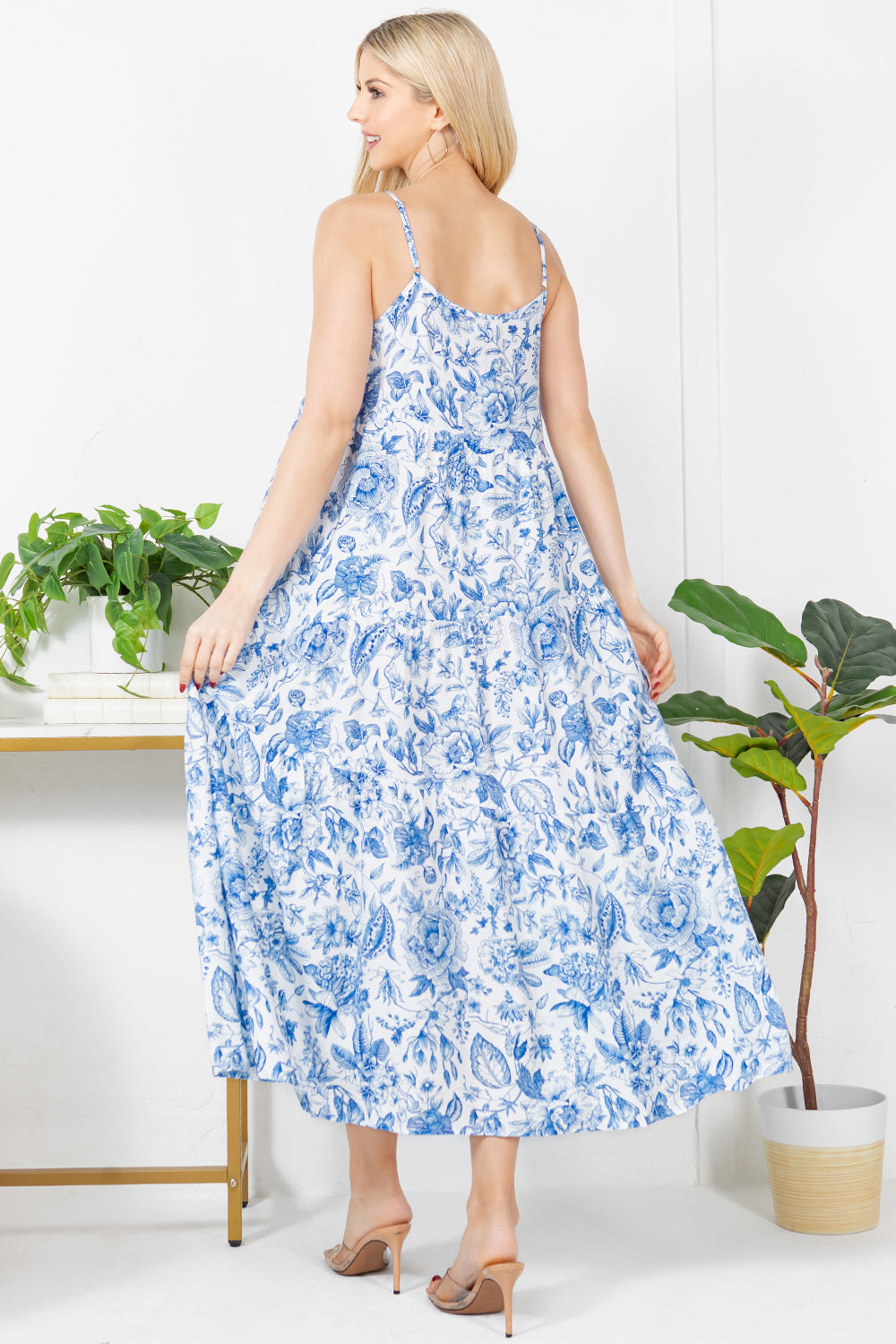 BLUE AND WHITE VINTAGE FLORAL PRINT FLOWY DRESS